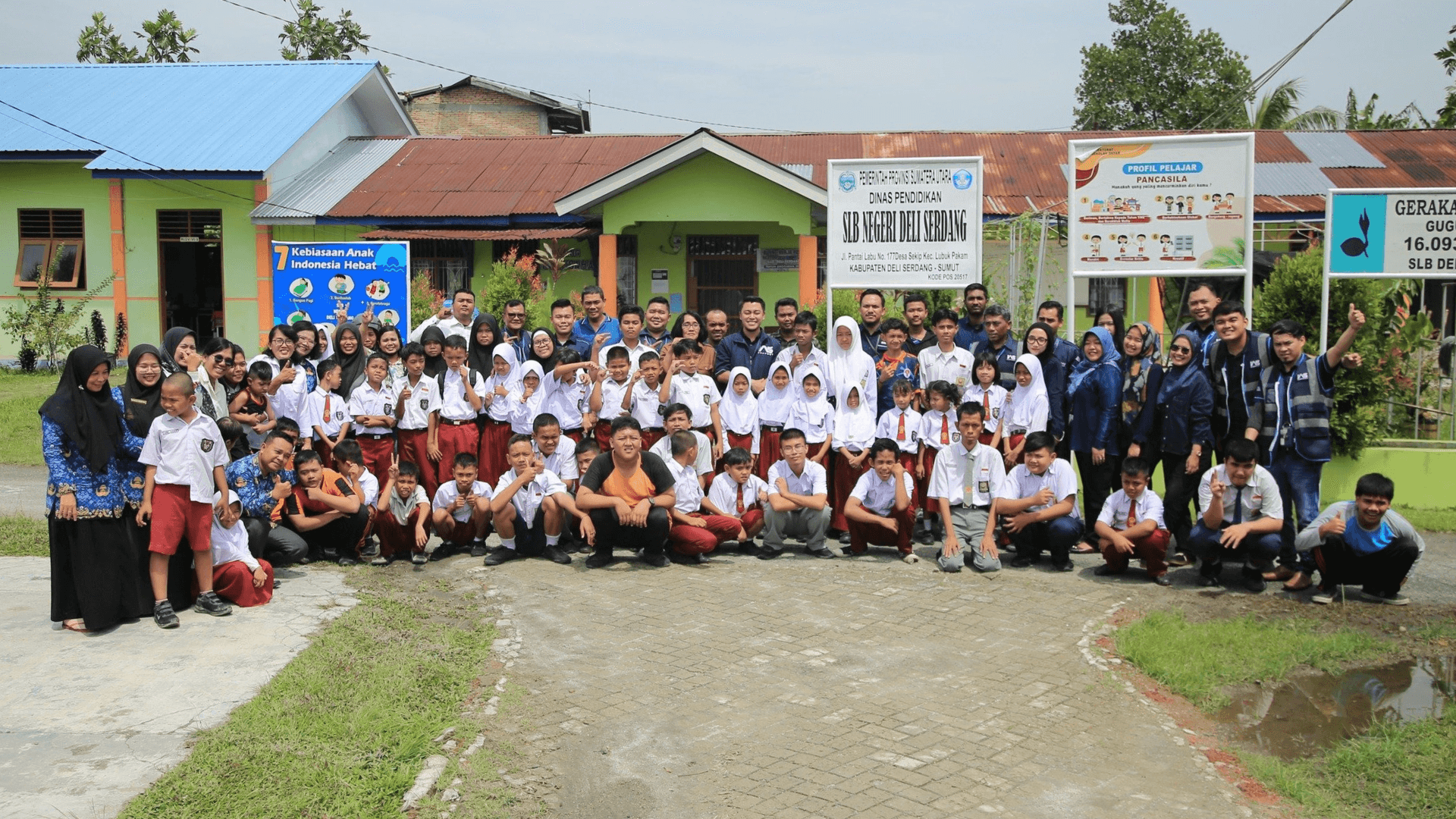 Memperingati Hari Pahlawan, IASS Peduli Hadirkan Senyum di SLB Negeri Deliserdang